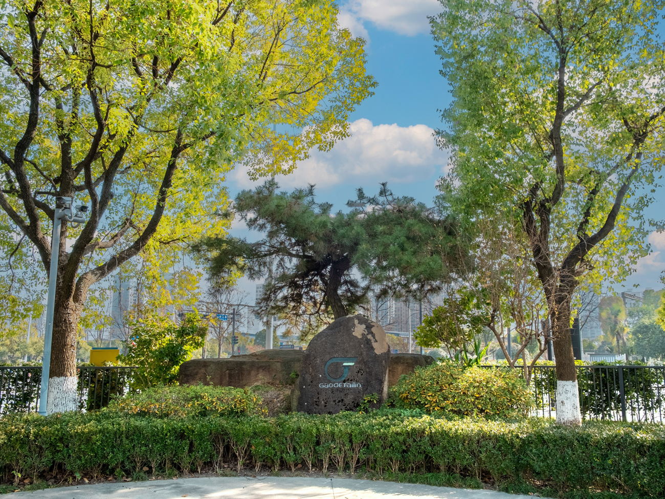 1736660856864584jkyy.jpg 转角景观石.jpg